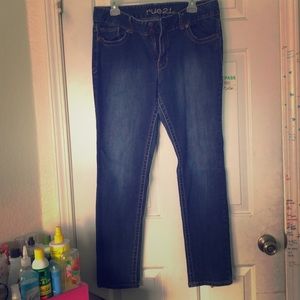 Mid-rise skinny jeans